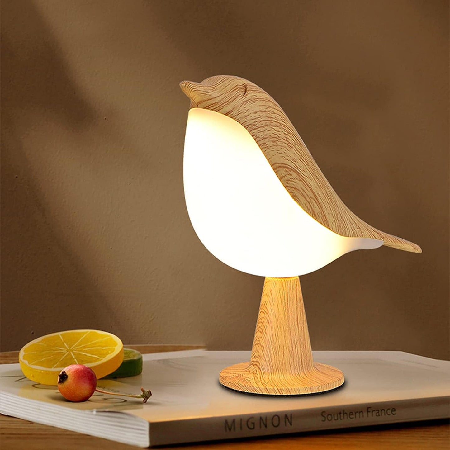 Glowing Magpie: An Illuminating Fusion of Light and Artistry in a Bird-shaped Lamp