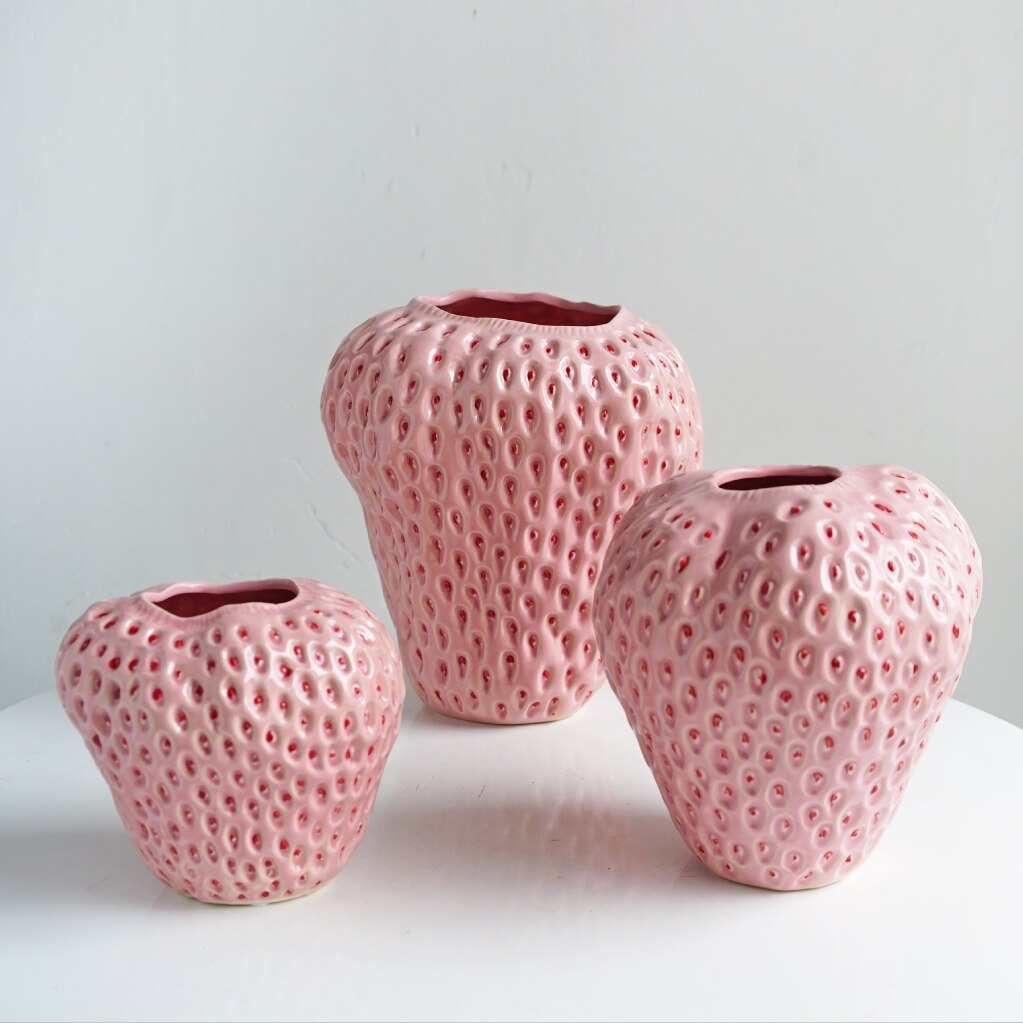 Berry Bliss: Vibrant Strawberry Ceramic Vase for a Sweet Touch of Home Décor